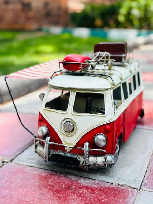 ماکت فلزی کلاسیک فولکس‌واگن کمپر ون (VW Bus) مدل مسافرتی