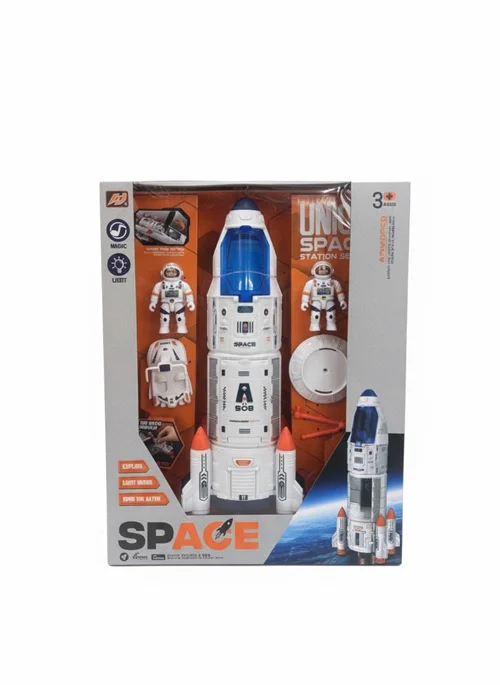 شاتل فضایی با فضانورد